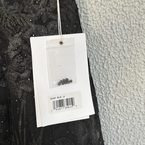 Mac Duggal Black Embellished Floral Cap Sleeve A Line Gown, Lace Maxi Dress NWT - Picture 10 of 17